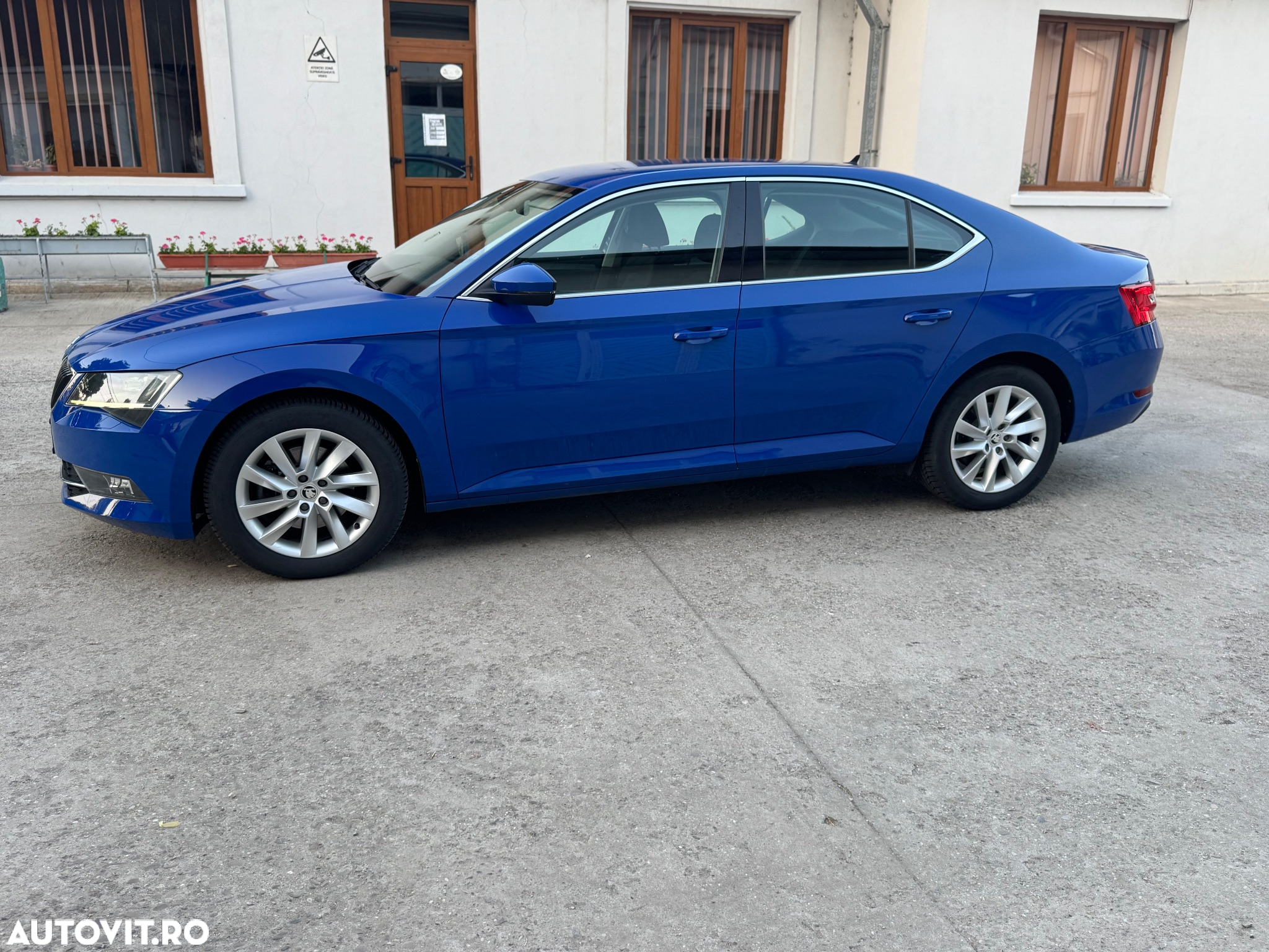 Skoda Superb 2.0 TDI Ambition - 8