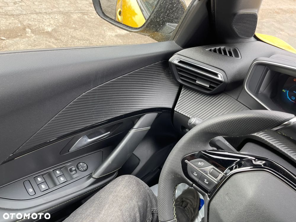 Peugeot 208 GT Line - 12