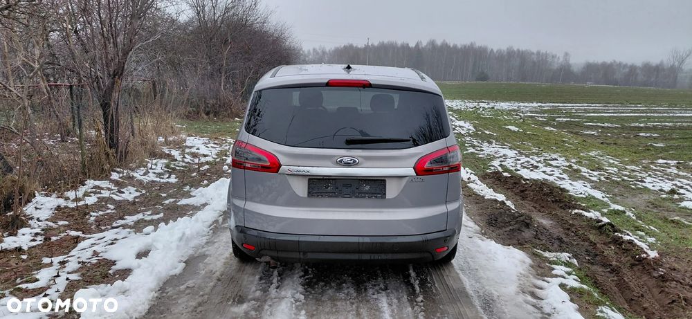 Ford S-Max - 11