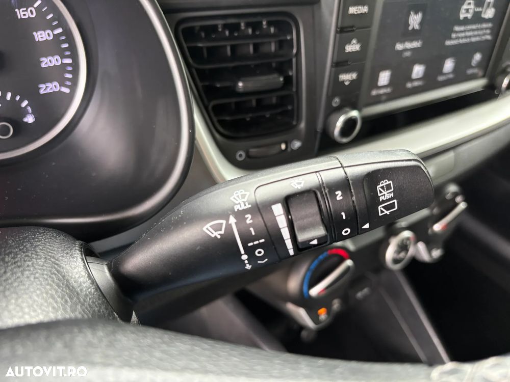 Kia Stonic 1.4 GSL Trend - 28