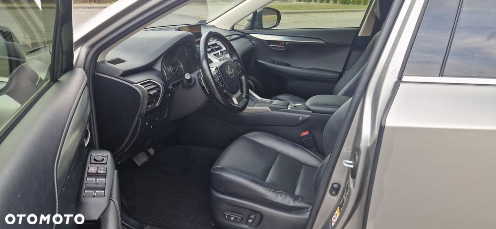 Lexus NX 300 Comfort AWD - 6