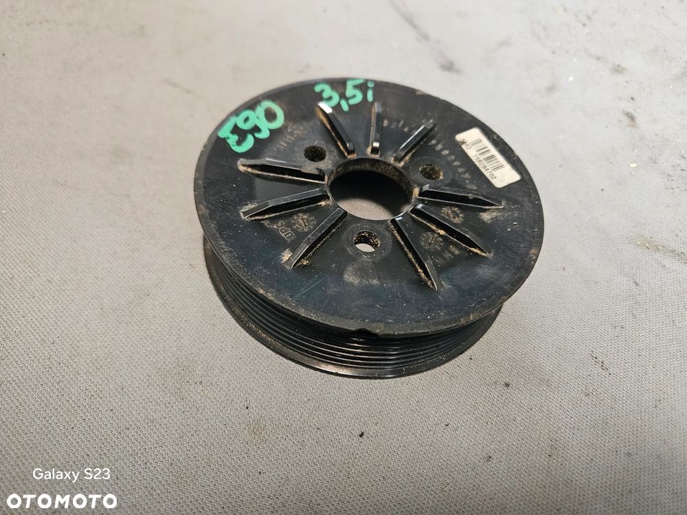 Koło pasowe pompy wspomagania BMW E90 E91 E92 3,5i 3,5 i 7582947 758294702 - 2