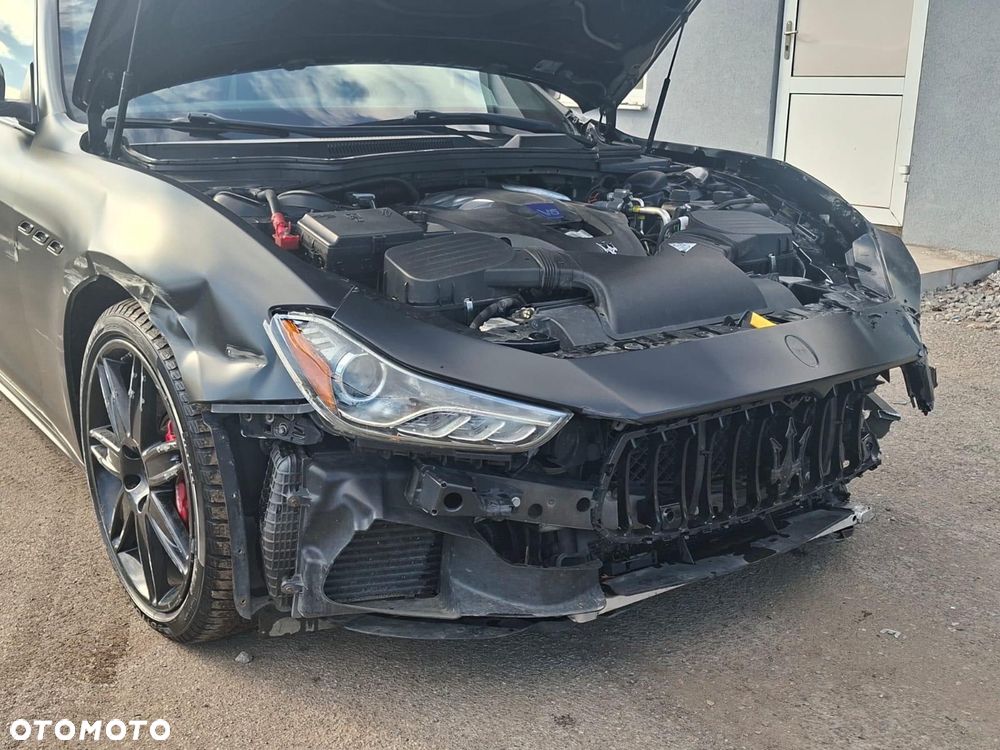 Maserati Ghibli GranSport - 9