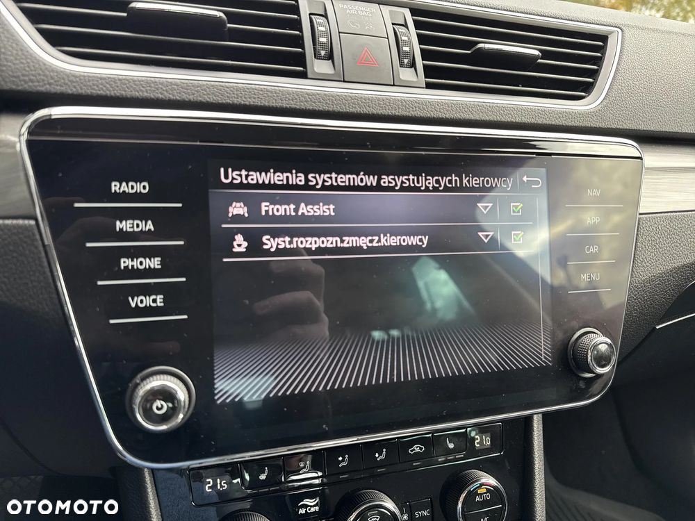 Skoda Superb 2.0 TDI SCR 4x4 Style DSG - 23