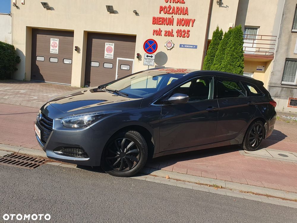 Hyundai i40 Kombi blue 1.6 Trend - 27