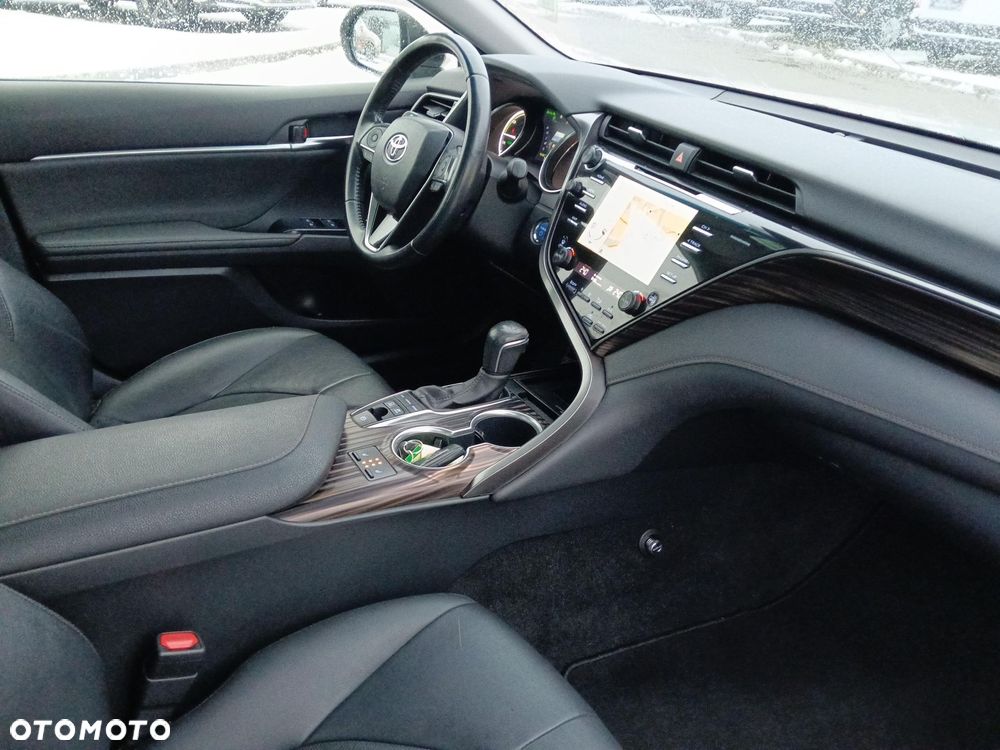 Toyota Camry 2.5 Hybrid Executive CVT - 11