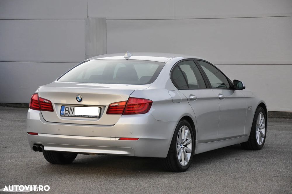 BMW Seria 5 525d xDrive Aut. Luxury Line - 7
