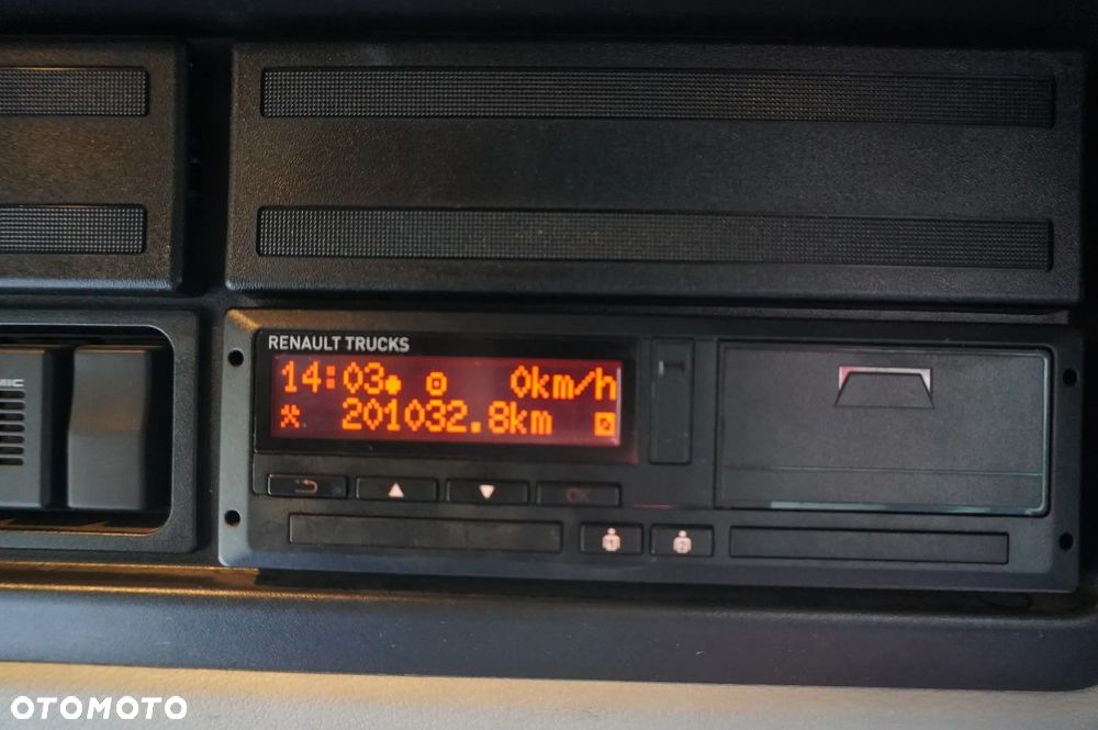 Renault C280 DTI 8 / HDS Fassi 5,6 t / Zasięg 8 m / Platforma 15 EPAL - 4