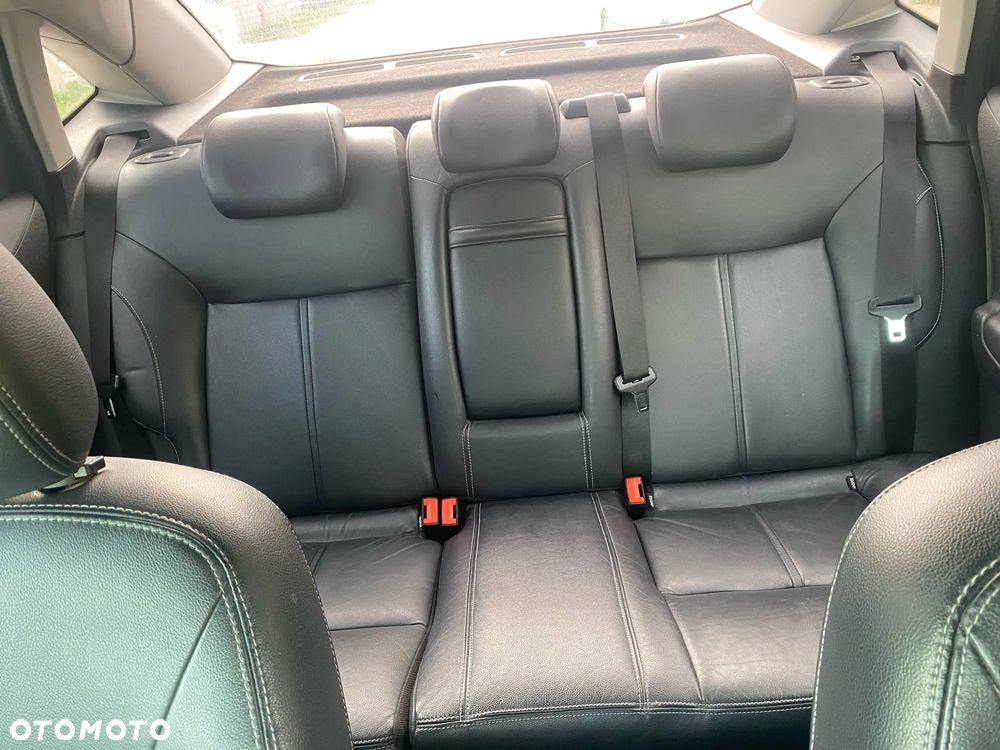 Ford Mondeo 2.0 Ghia - 12