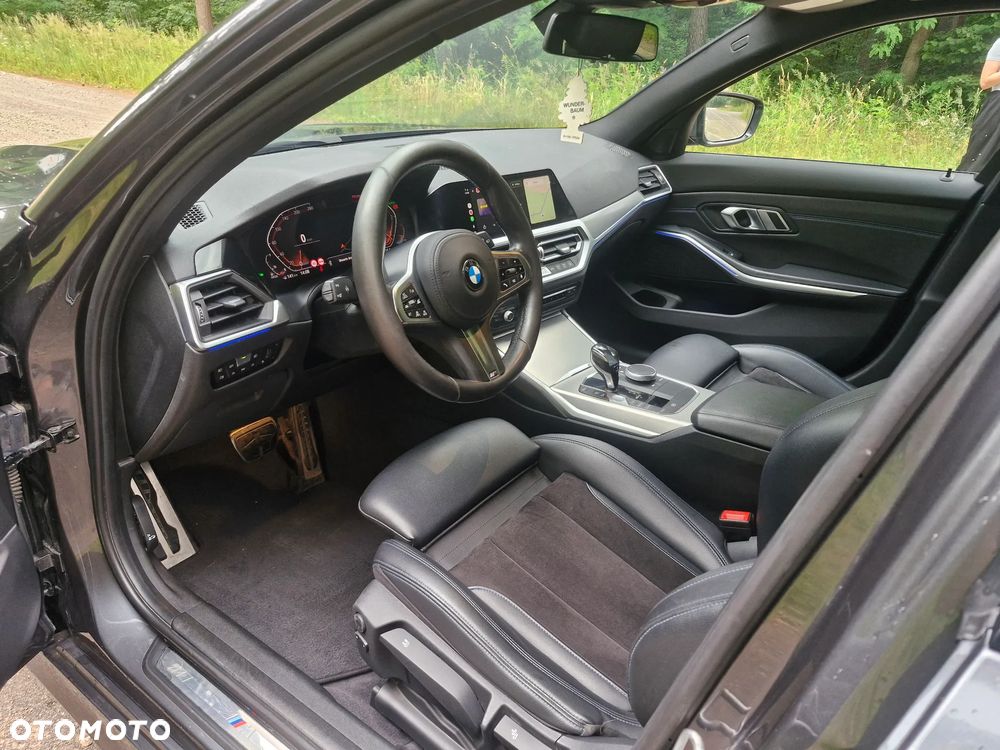 BMW Seria 3 318d M Sport Shadow - 14