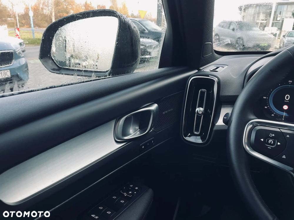 Volvo XC 40 B3 Plus Dark - 10