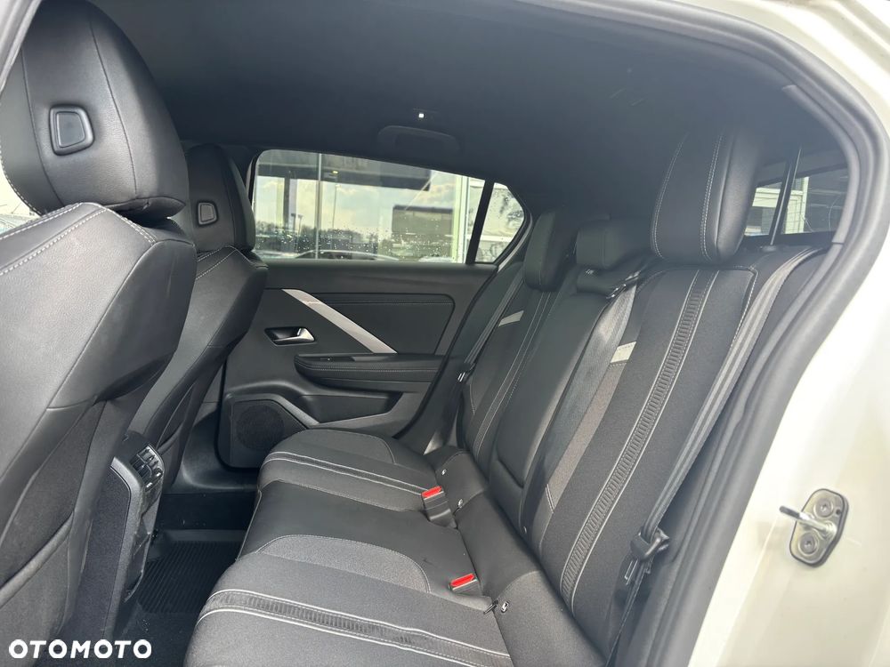 Opel Astra 1.2 T GS S&S - 9