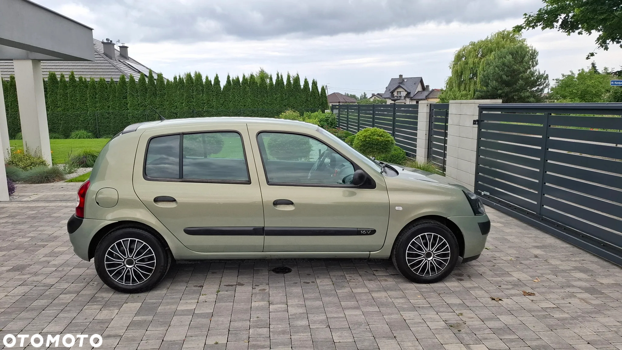 Renault Clio 1.2 16V 75 Dynamique - 8