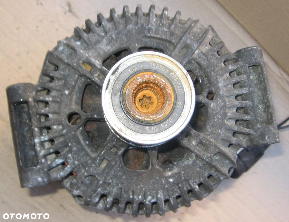 CHRYSLER 300C 3,0 CRD  alternator 04896808AB - 3