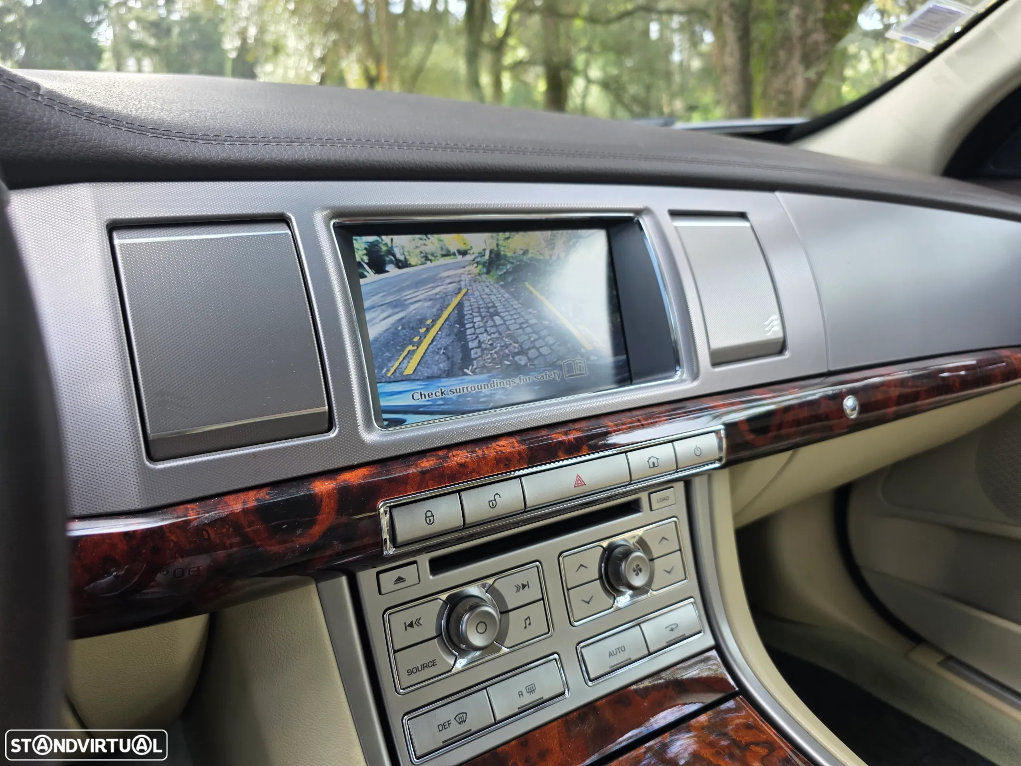 Jaguar XF 3.0 D V6 Luxury - 18