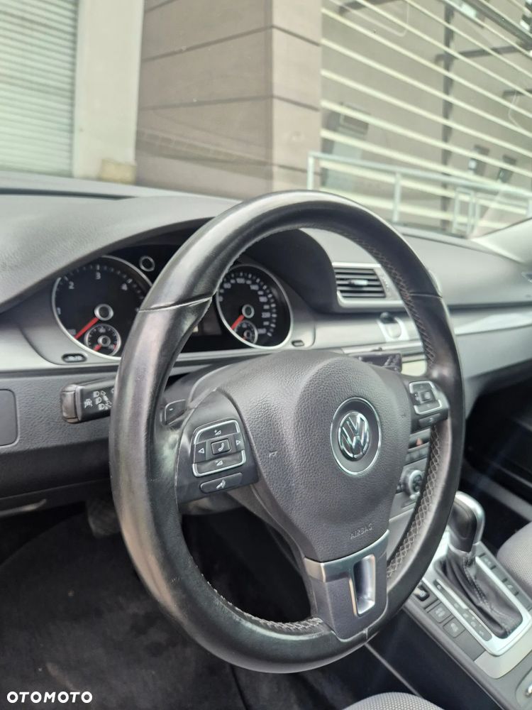 Volkswagen Passat 2.0 TDI DSG BlueMotion Technology Highline - 34