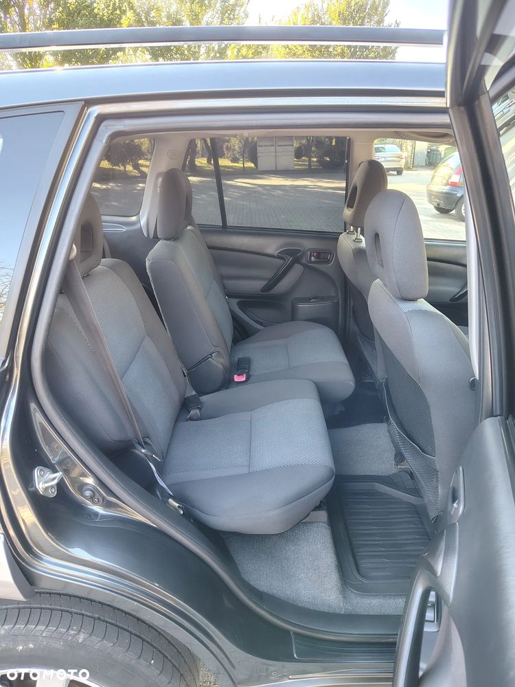 Toyota RAV4 - 22