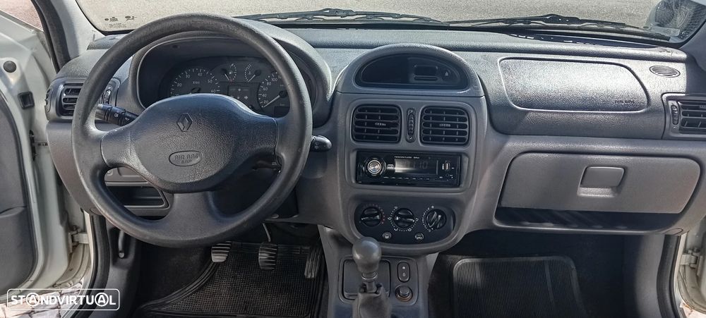Renault Clio 1.2 RN - 10