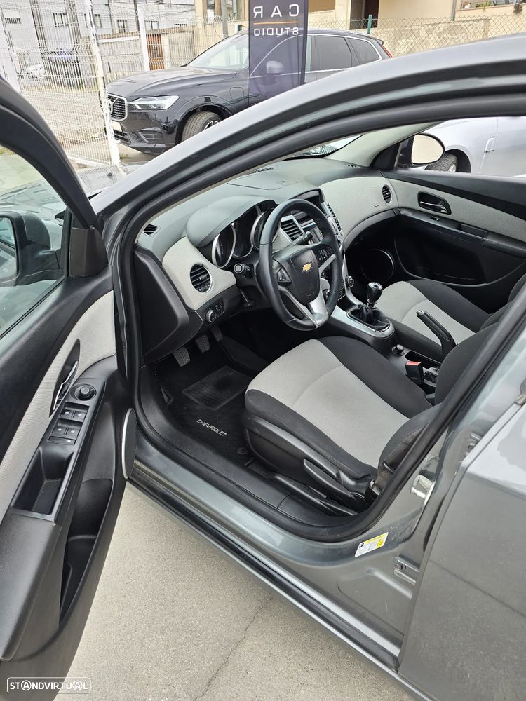 Chevrolet Cruze 1.6 LS - 14