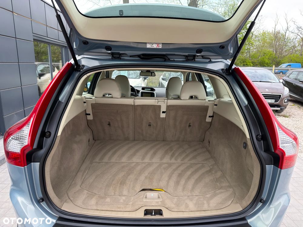 Volvo XC 60 D5 AWD Momentum - 20