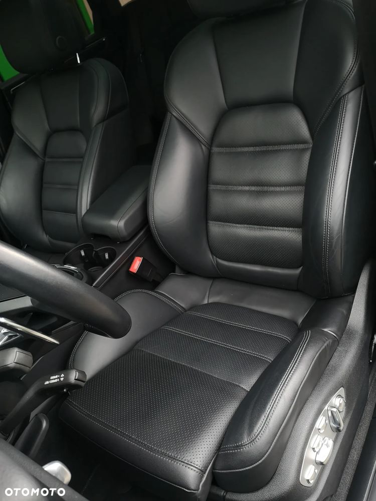 Porsche Macan T - 26