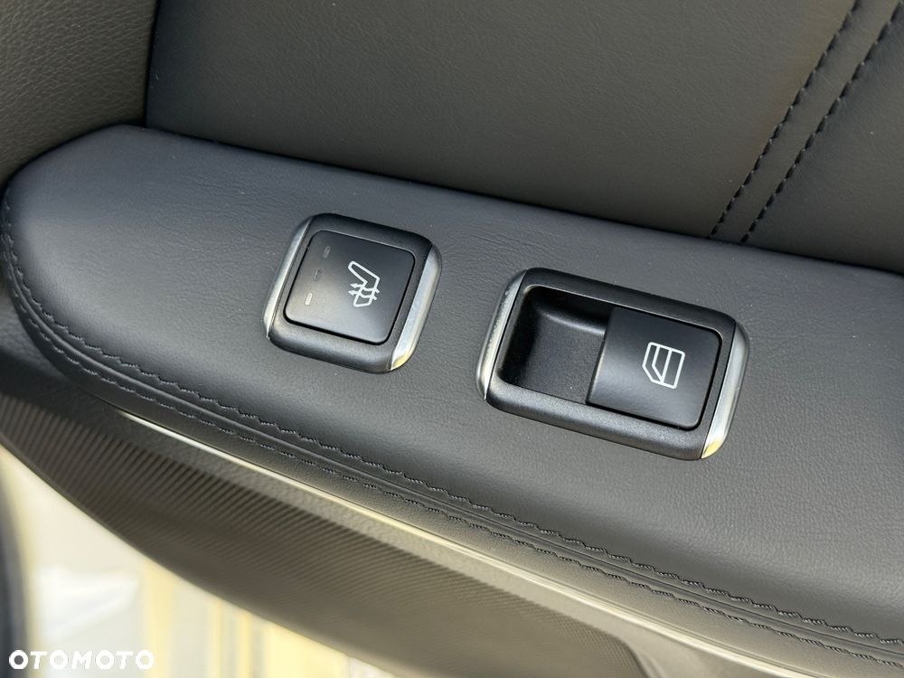 Mercedes-Benz Klasa E 63 AMG 4Matic AMG Speedshift MCT - 28