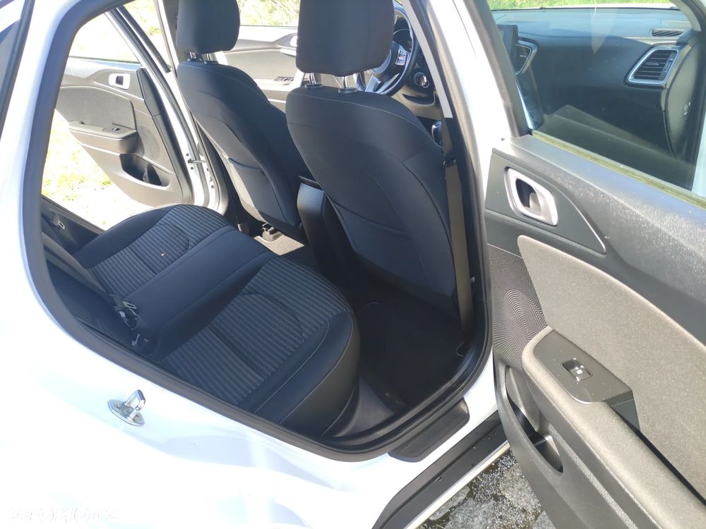 Kia XCeed - 12