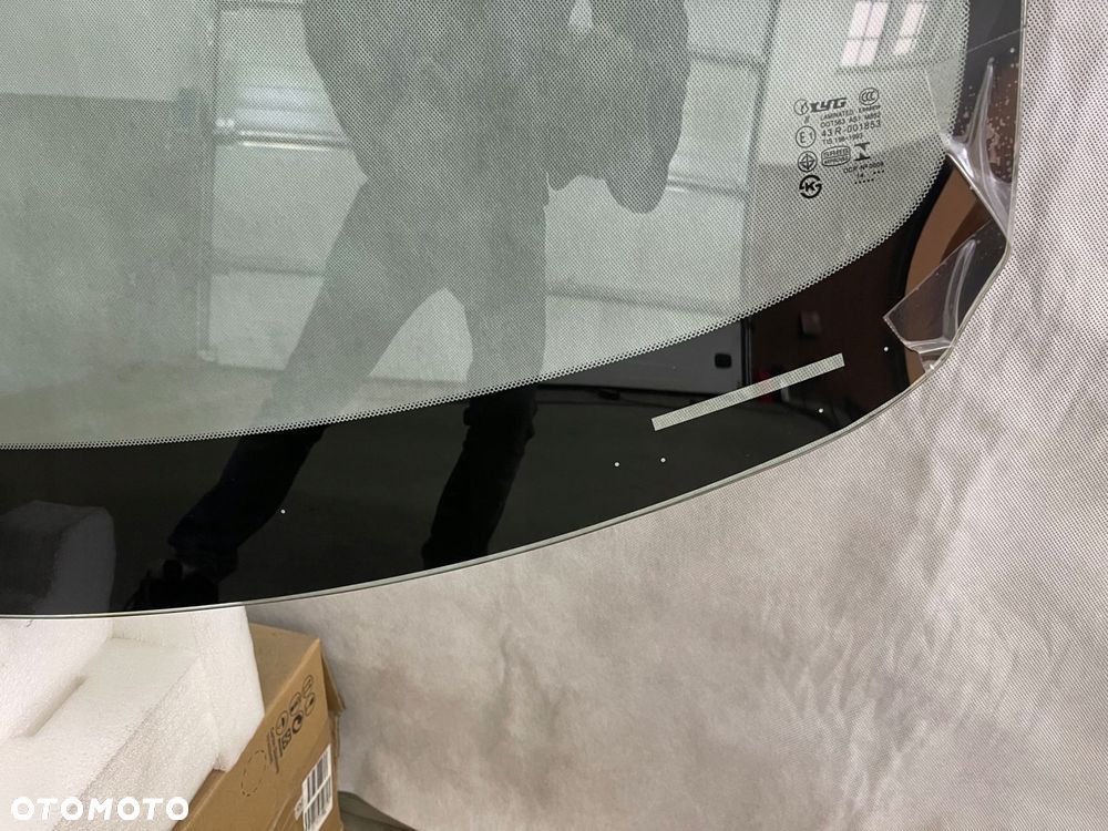 nissan gtr nr35 po 2008 szyba przednia czołowa - 3