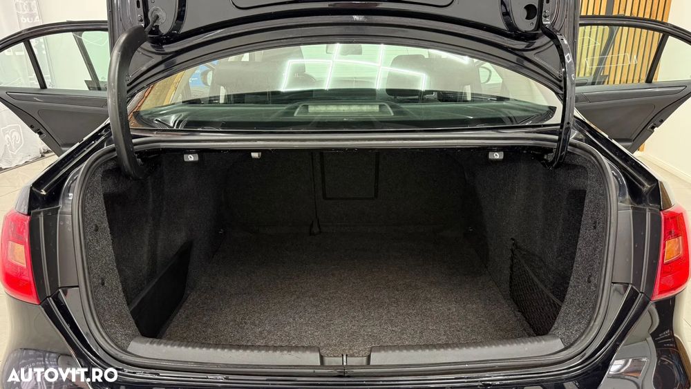 Volkswagen Jetta 1.2 TSI Comfortline - 17