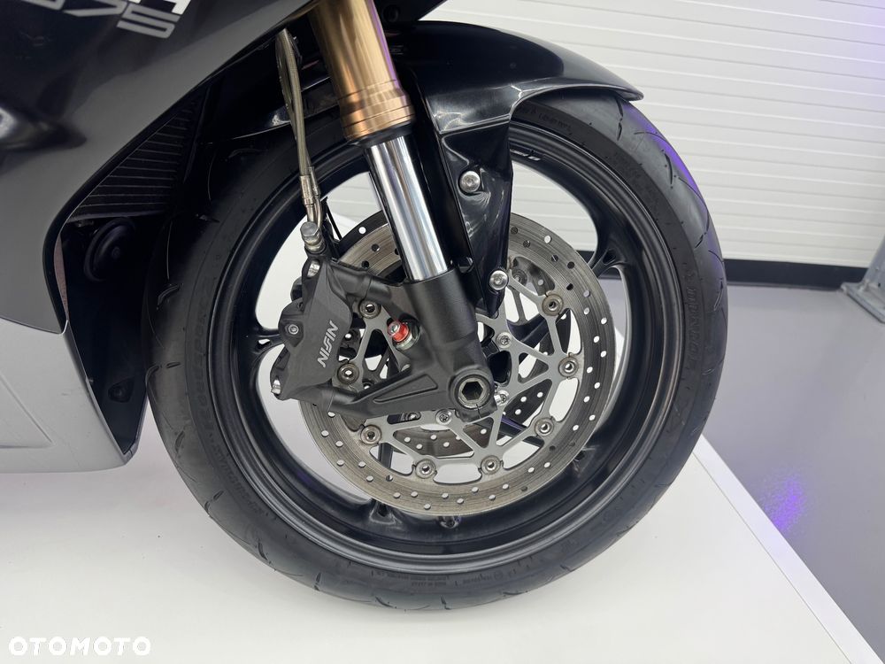 Triumph Daytona - 9