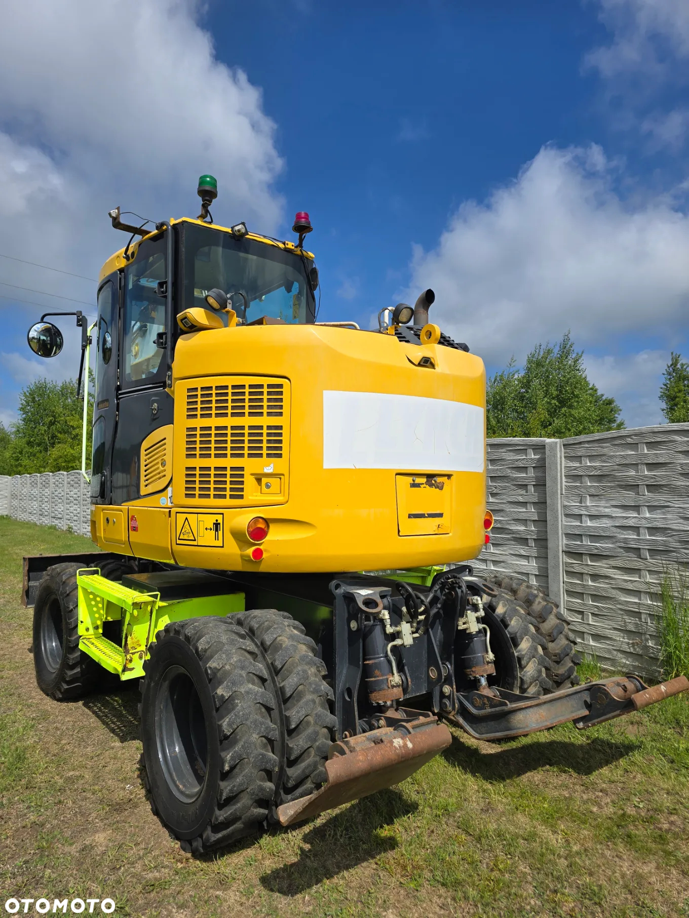 Komatsu - 3