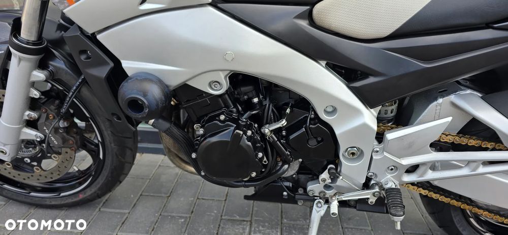 Suzuki GSR - 40