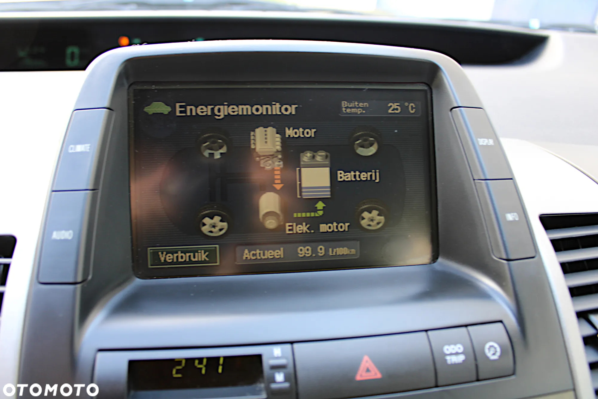 Toyota Prius - 27