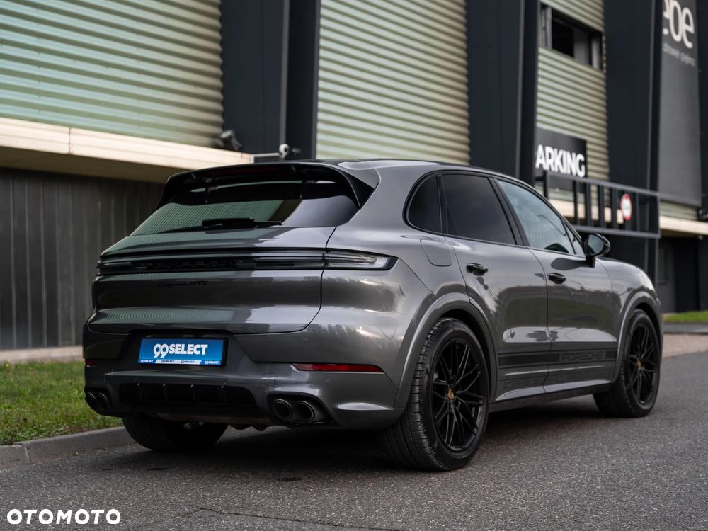 Porsche Cayenne Coupe GTS - 5