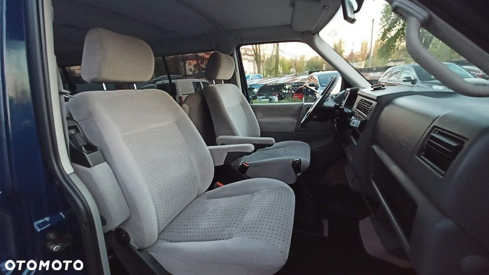 Volkswagen Multivan - 36