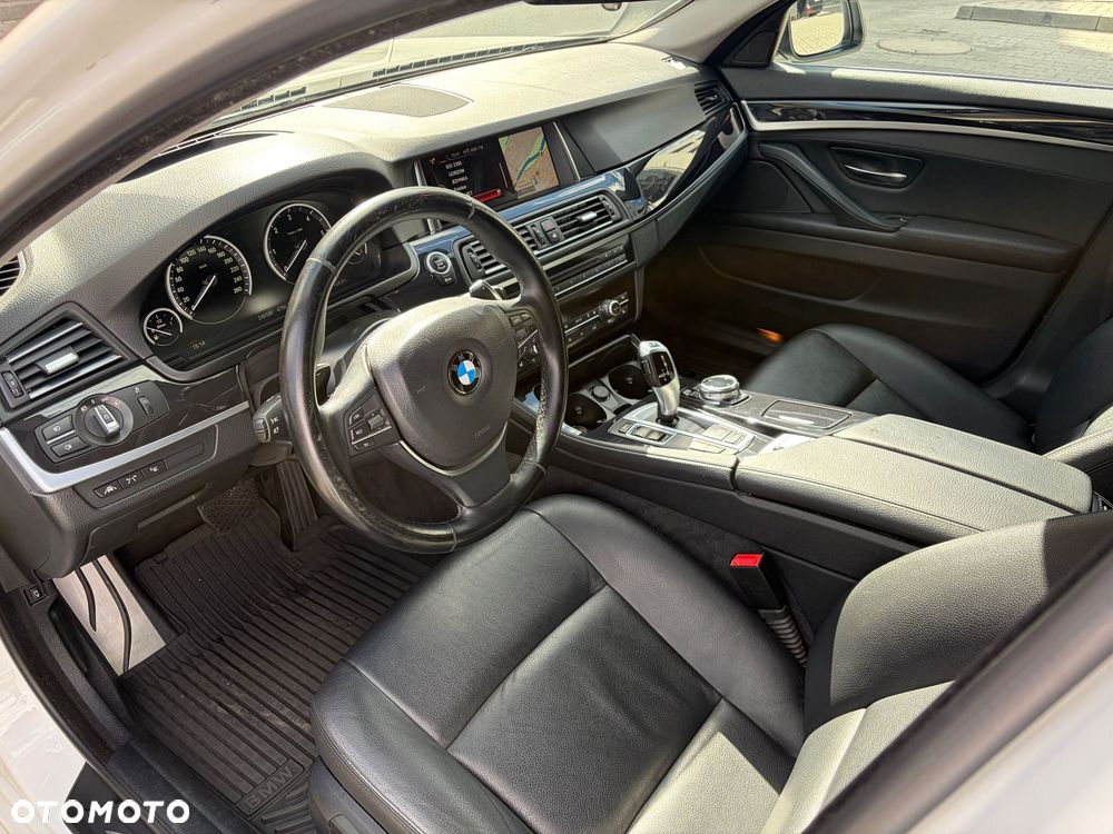 BMW Seria 5 520d xDrive - 6
