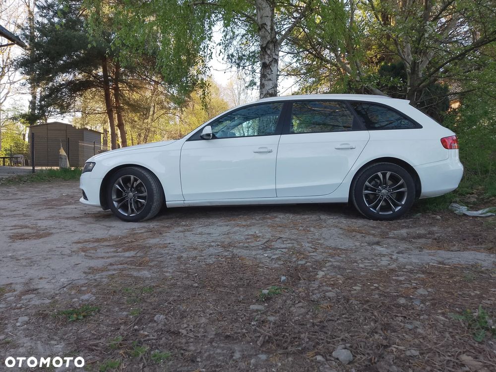 Audi A4 Avant 2.0 TDI DPF multitronic Ambiente - 8