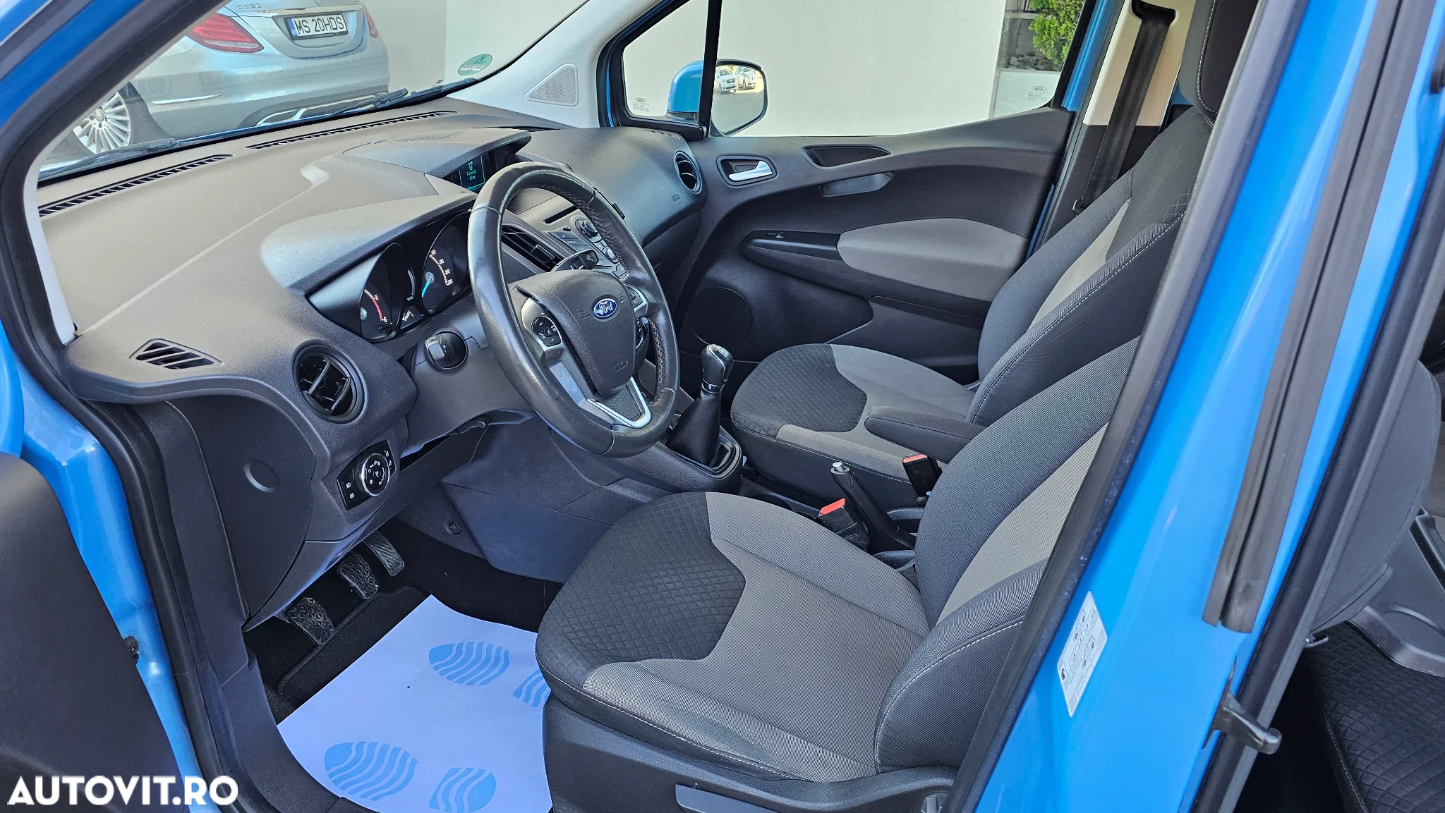 Ford Tourneo Courier 1.5 TDCi Ambiente - 19