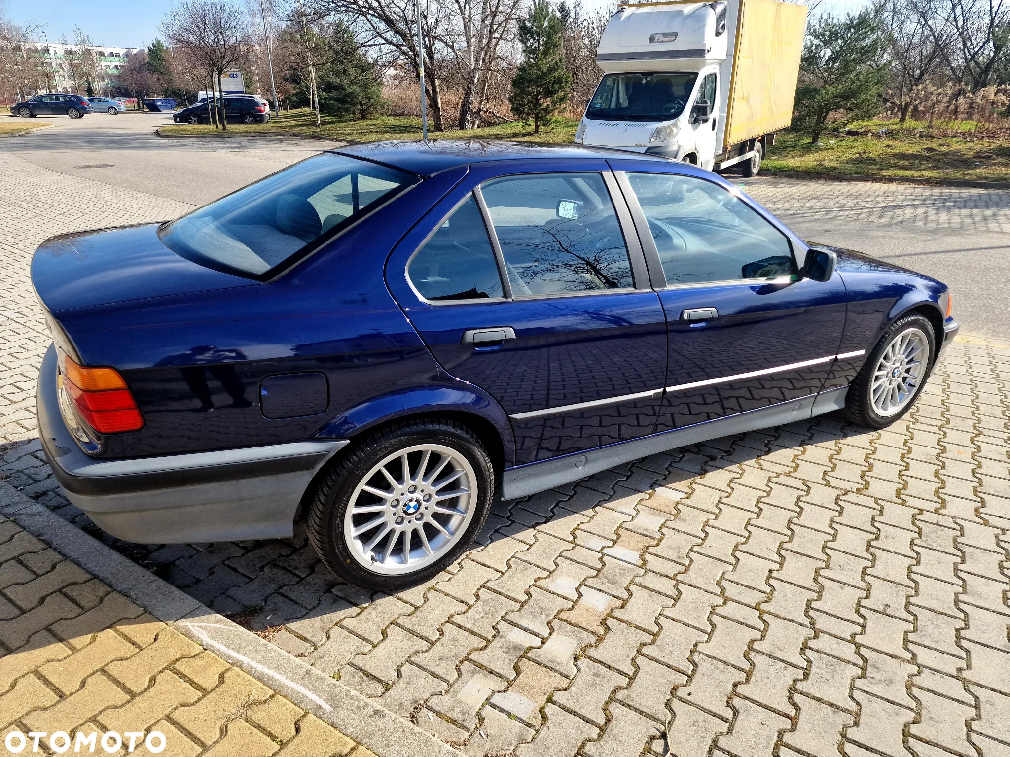 BMW Seria 3 318i - 3