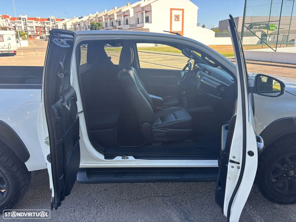 Toyota HILUX 2.8 204cv - 4 LUG - GPS - CÂMERA - 9