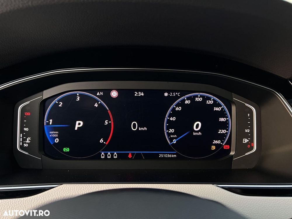 Volkswagen Passat 2.0 TDI SCR DSG Elegance - 8