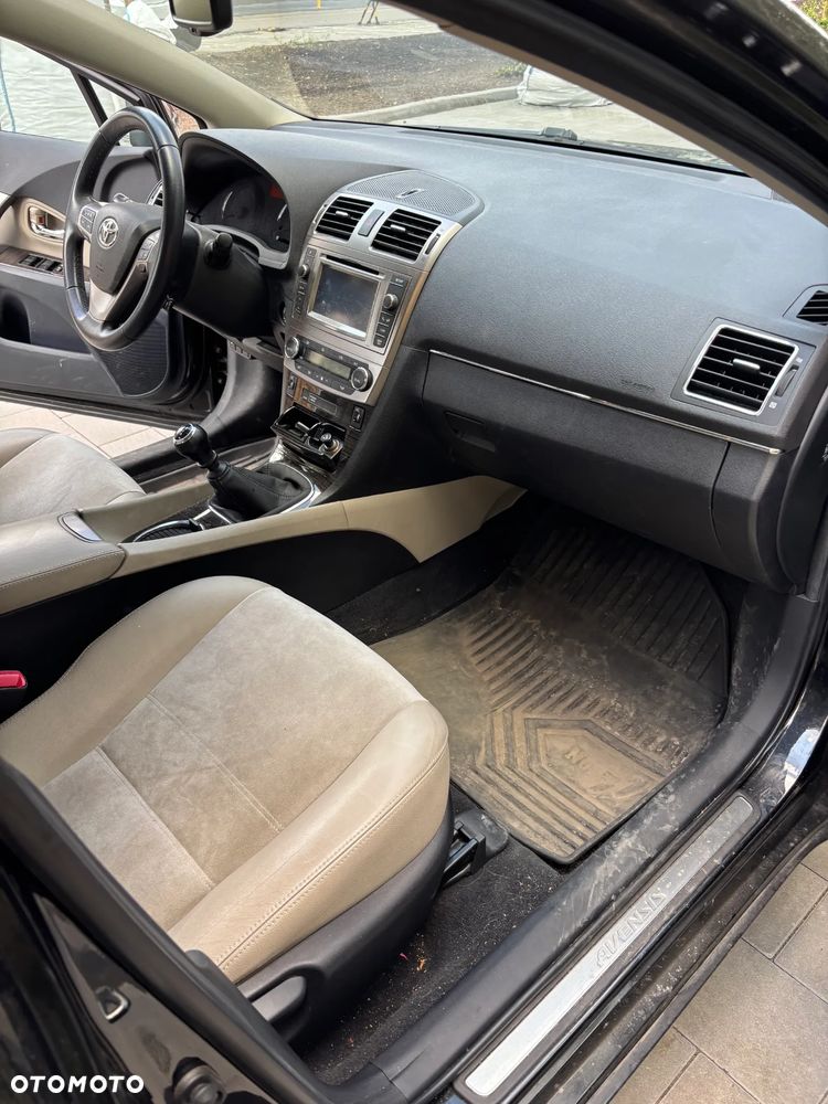 Toyota Avensis 1.8 Sol plus NAVI - 11
