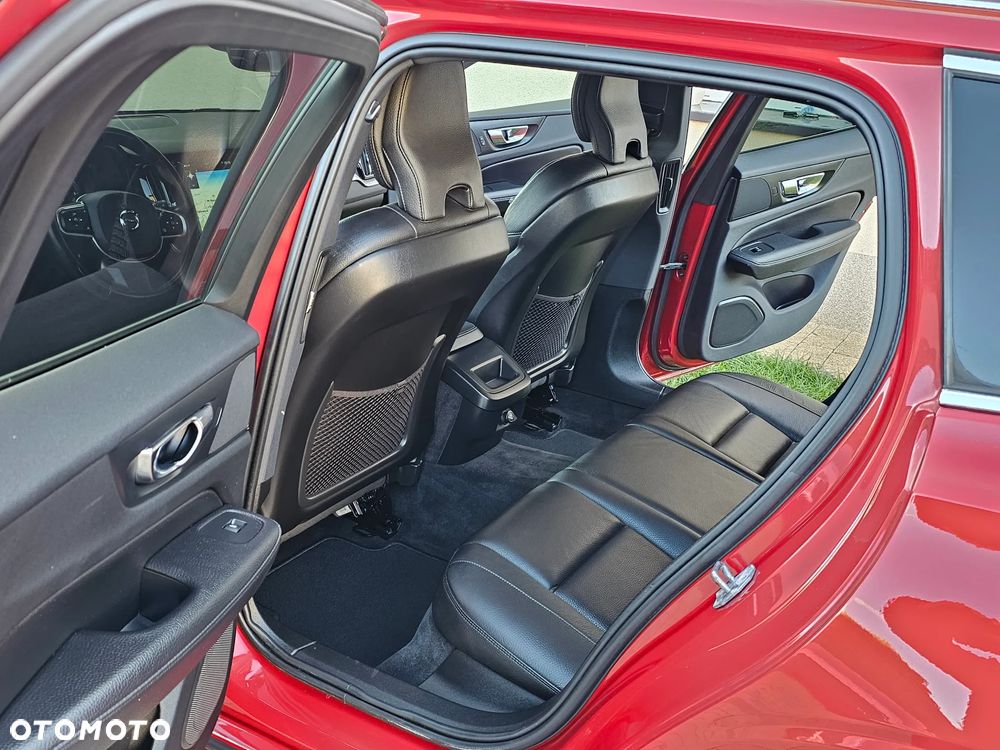 Volvo V60 D3 Geartronic Momentum Pro - 28