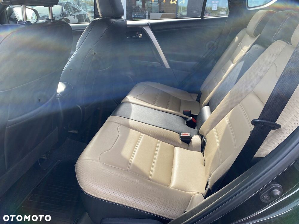 Toyota RAV4 - 11