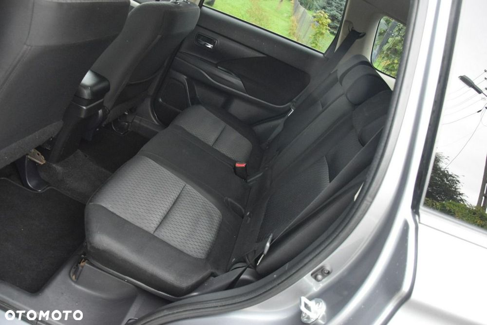 Mitsubishi Outlander 2.0 4WD Invite - 23