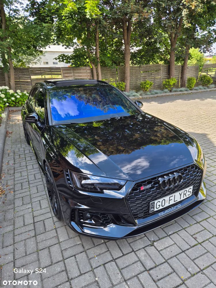 Audi RS4 Avant - 7