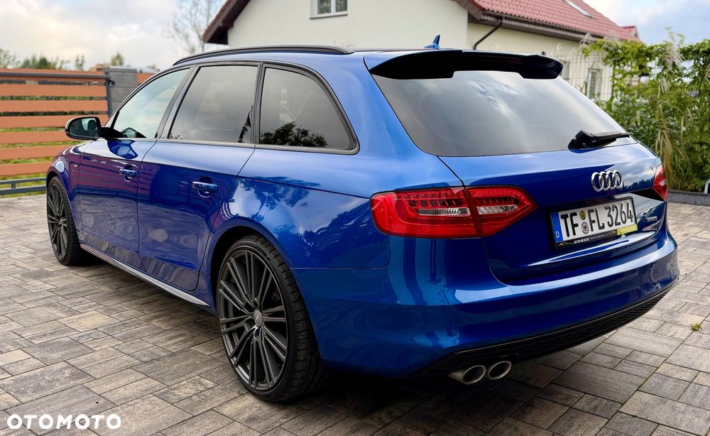 Audi A4 Avant 2.0 TDI DPF clean diesel quattro S line Sportpaket - 2