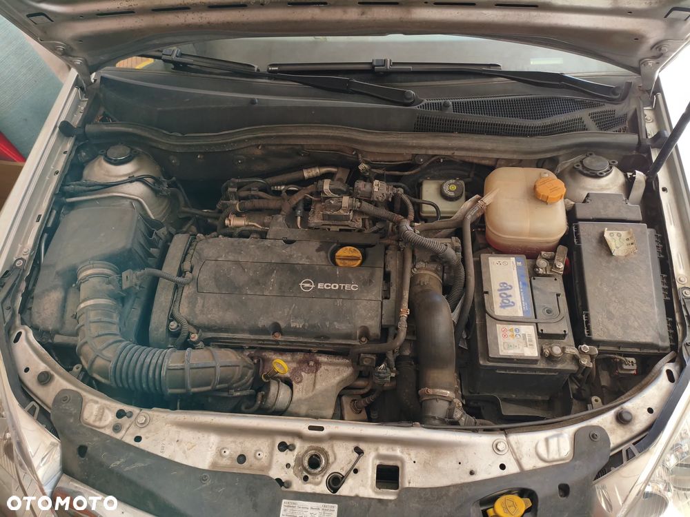 Opel Astra 1.6 T Cosmo - 6