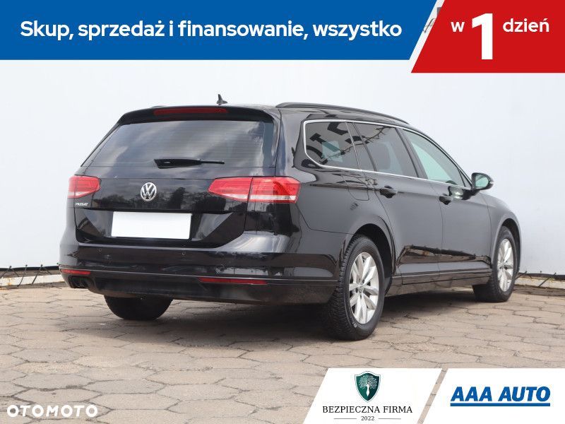 Volkswagen Passat Variant - 7