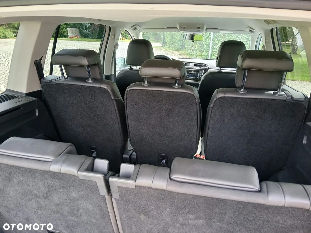 Volkswagen Touran - 7